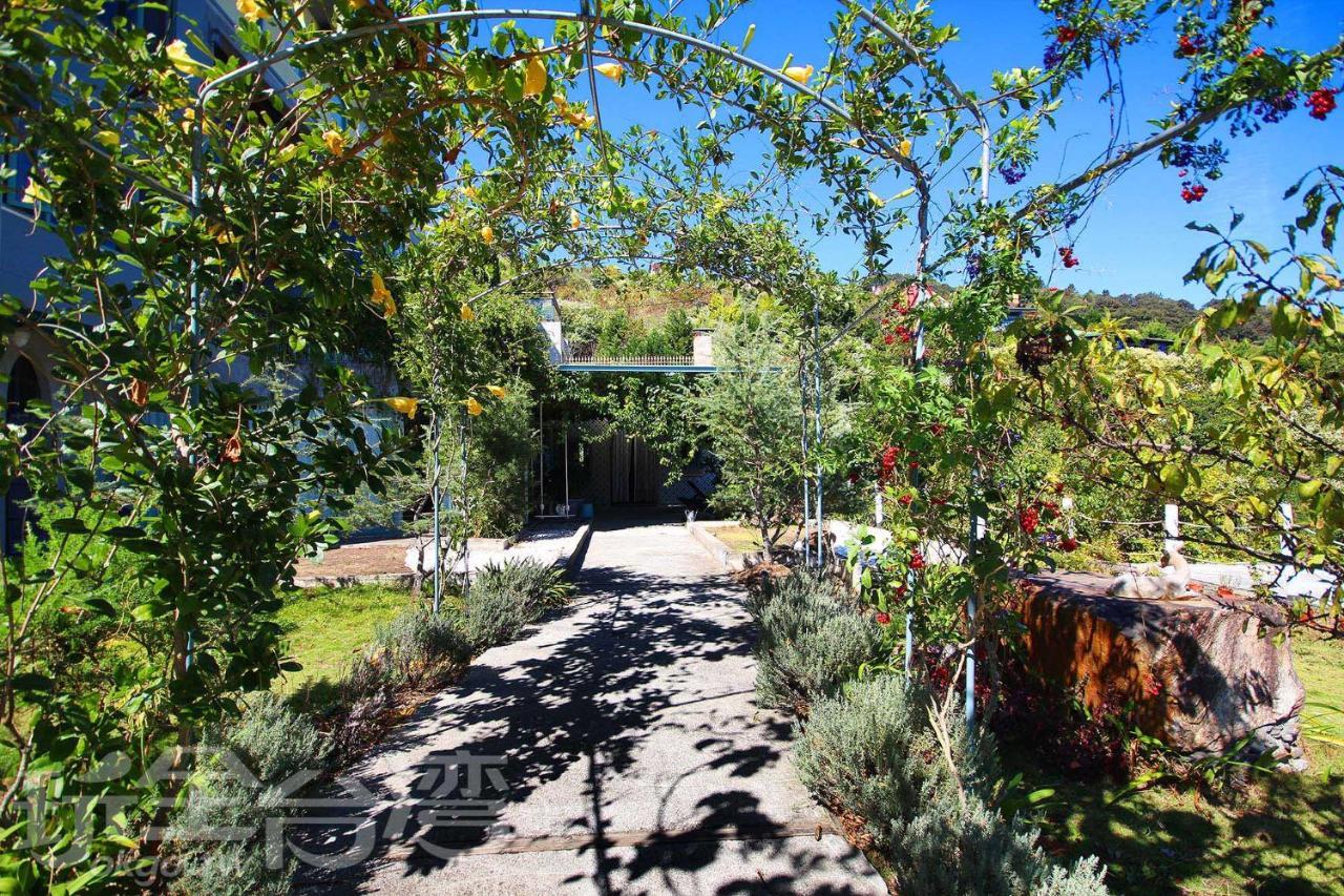Moose & Squirrel Bed & Breakfast Renai Bagian luar foto