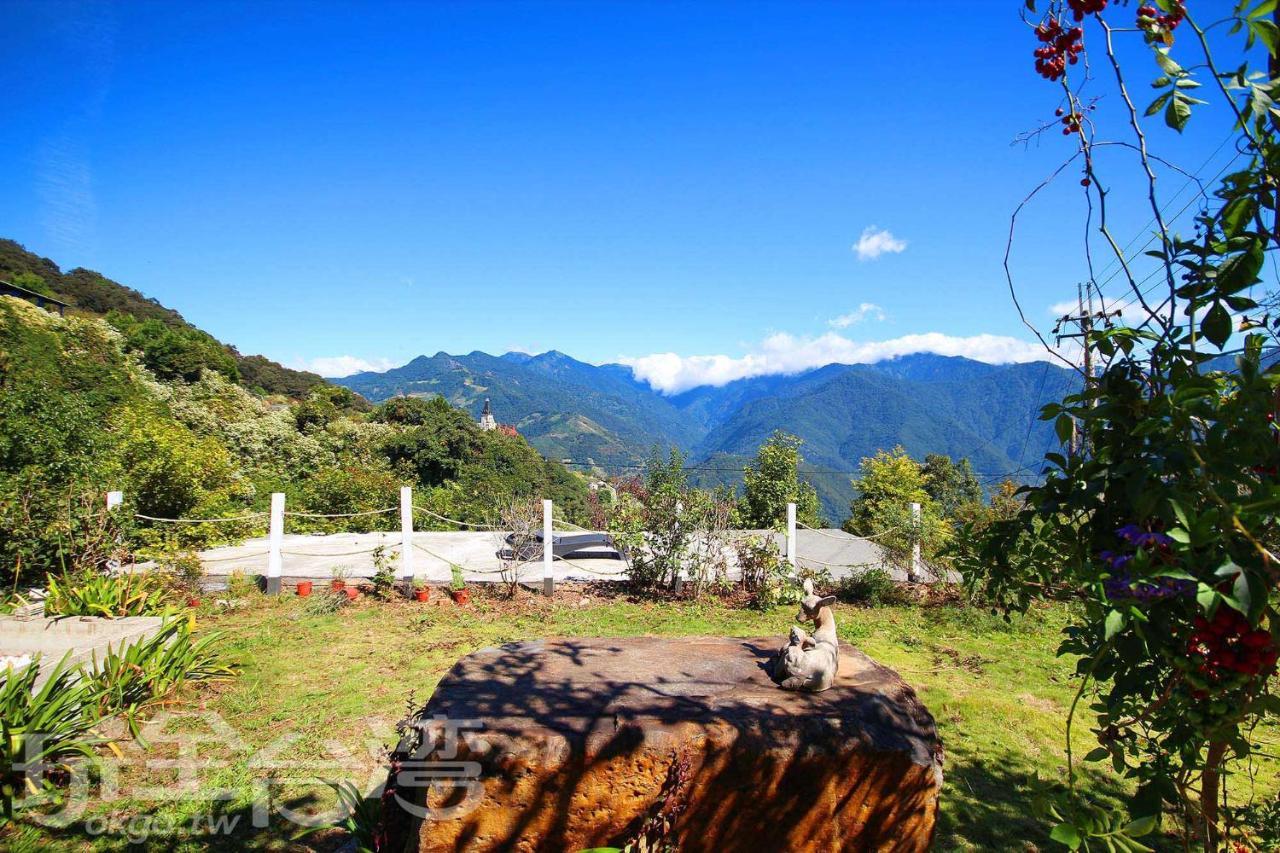 Moose & Squirrel Bed & Breakfast Renai Bagian luar foto