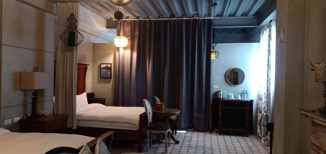 Moose & Squirrel Bed & Breakfast Renai Bagian luar foto
