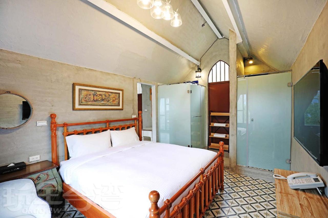 Moose & Squirrel Bed & Breakfast Renai Bagian luar foto
