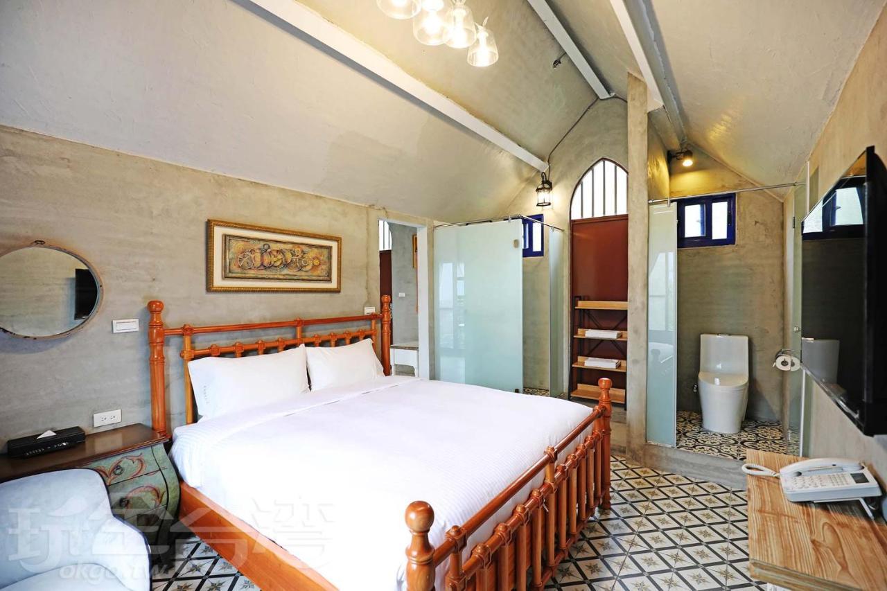 Moose & Squirrel Bed & Breakfast Renai Bagian luar foto
