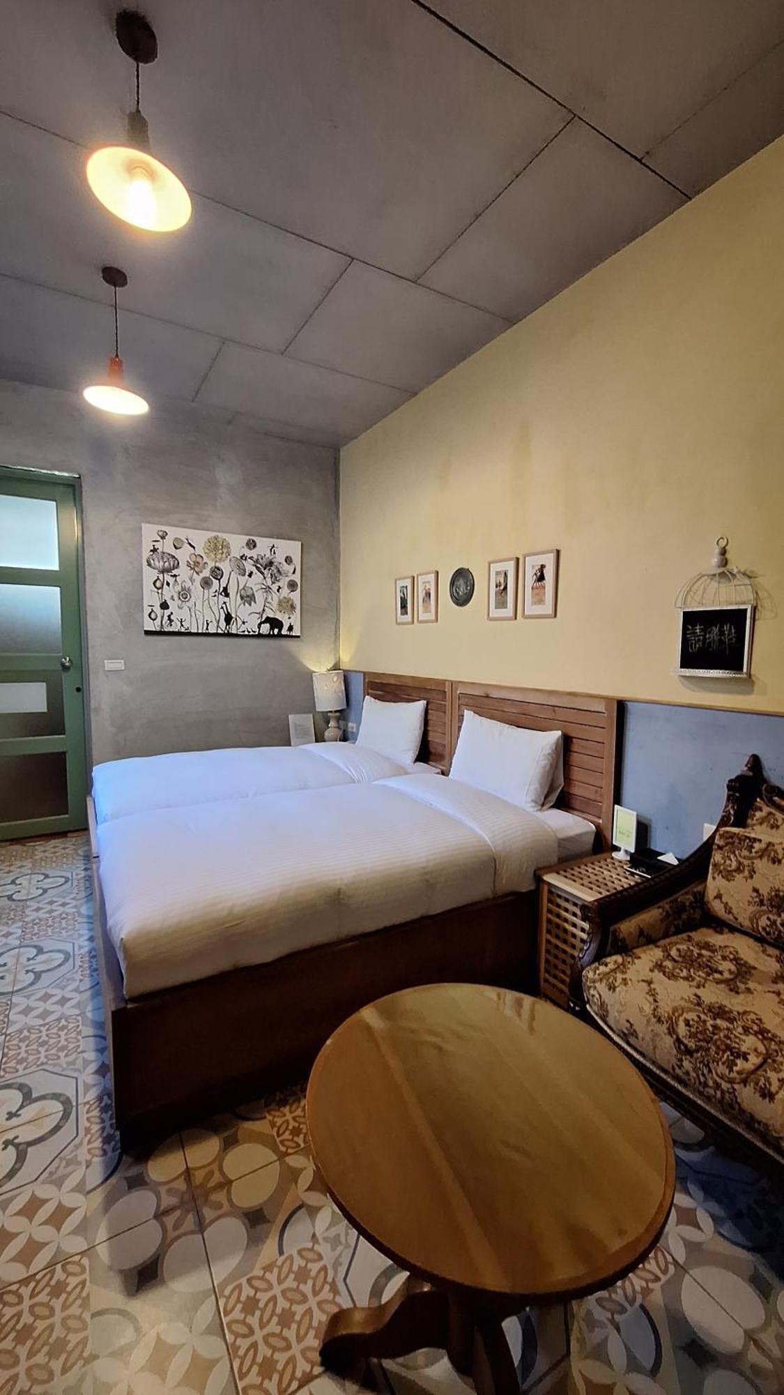 Moose & Squirrel Bed & Breakfast Renai Bagian luar foto
