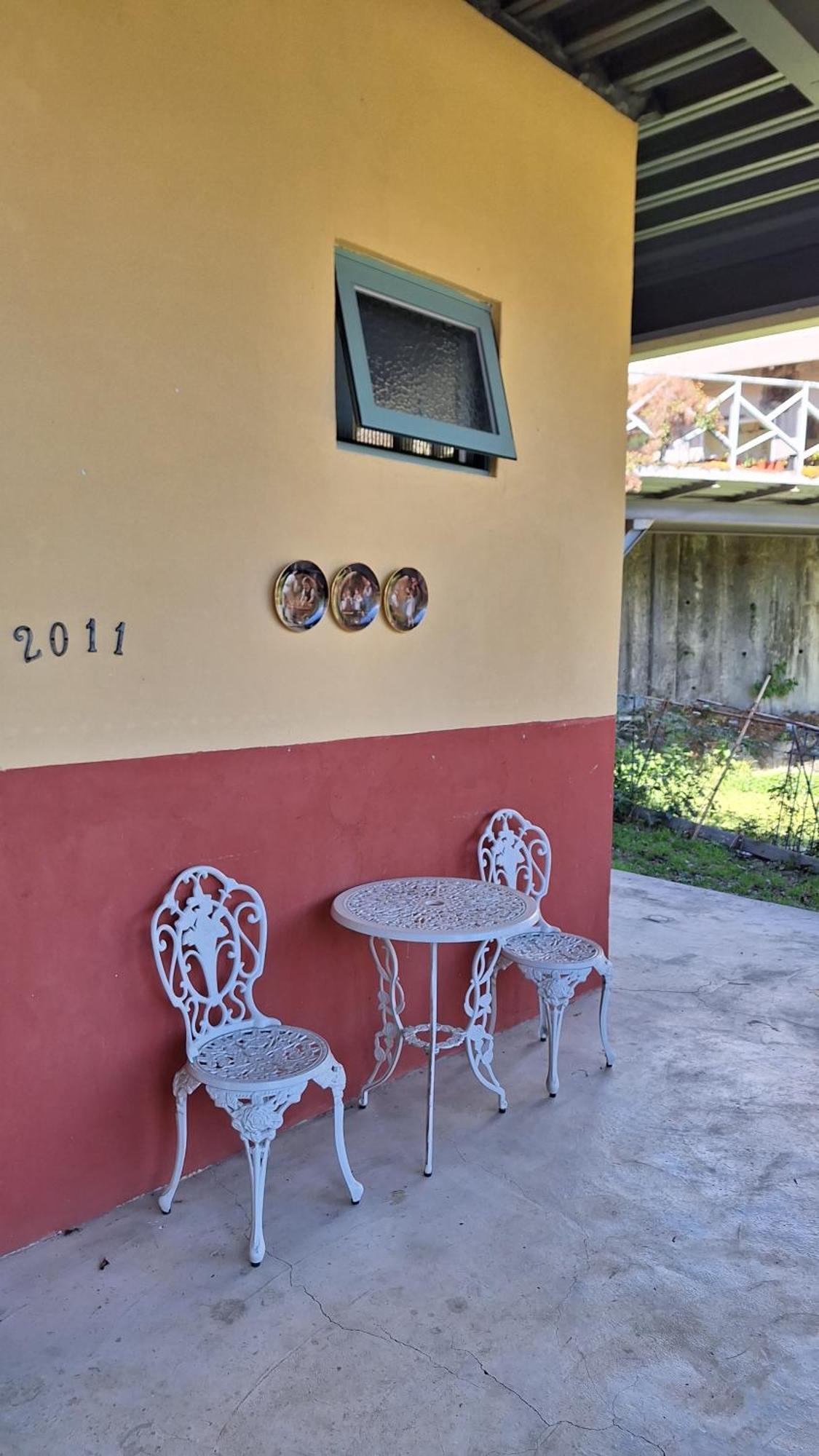 Moose & Squirrel Bed & Breakfast Renai Bagian luar foto