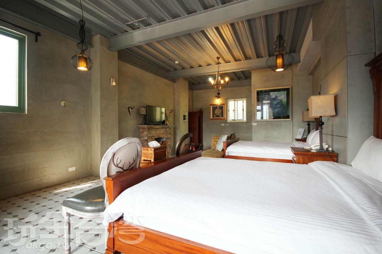 Moose & Squirrel Bed & Breakfast Renai Bagian luar foto